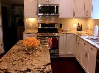 12196 Rule Place Ln, Maryland Heights, MO 63043