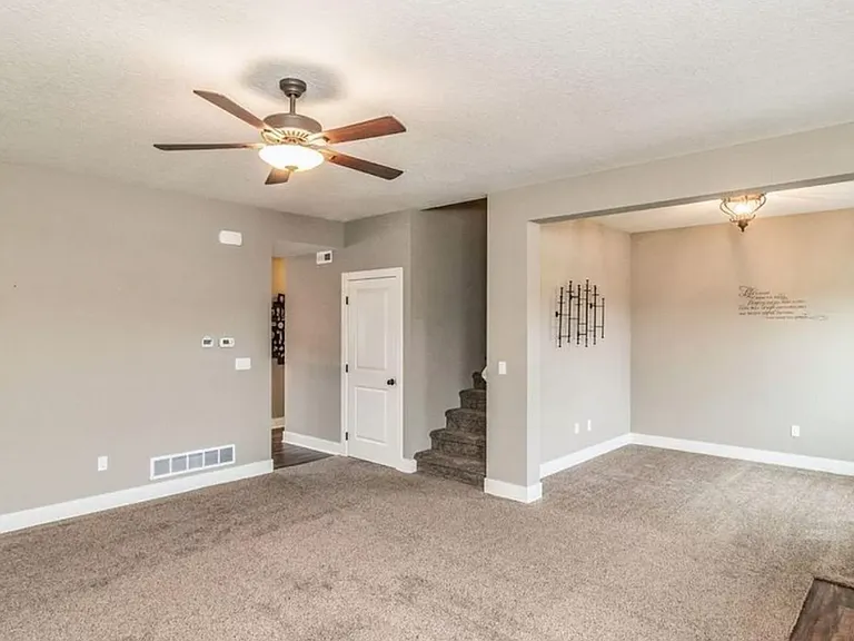 134 Wilder Pl — Photo 2