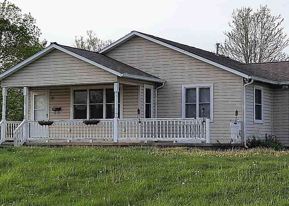 1st image of 1800 E 7th St