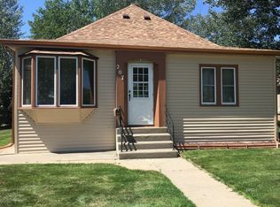 207 N Custer Ave, Miles City, MT 59301