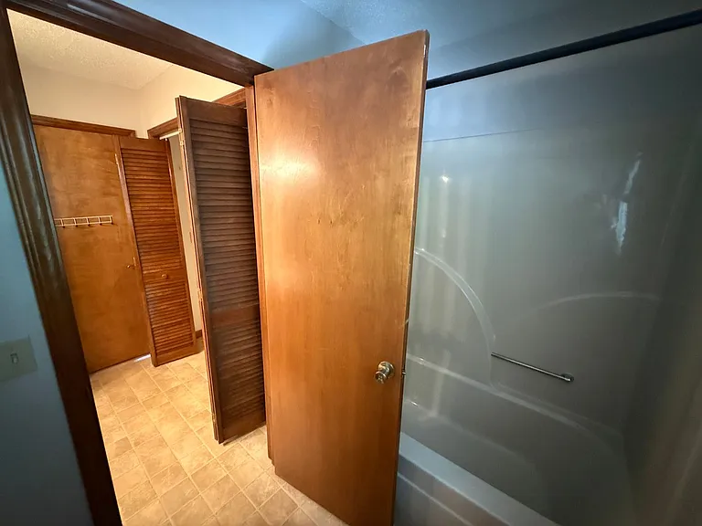 1201 Eastbrook Dr — Photo 21