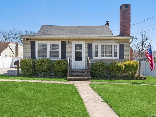 184 Smith Road, Ronkonkoma, NY 11779