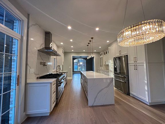 4th image of 14007 S Christina Ln