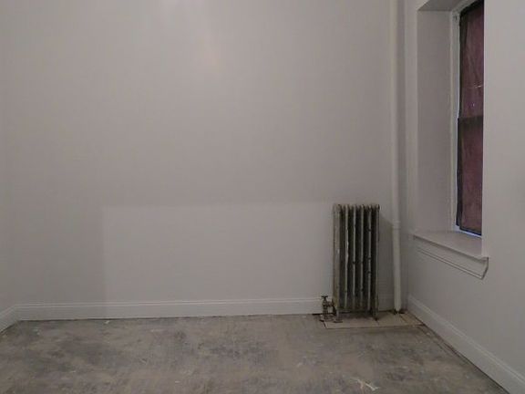 5th image of 240 Audubon Ave APT 4