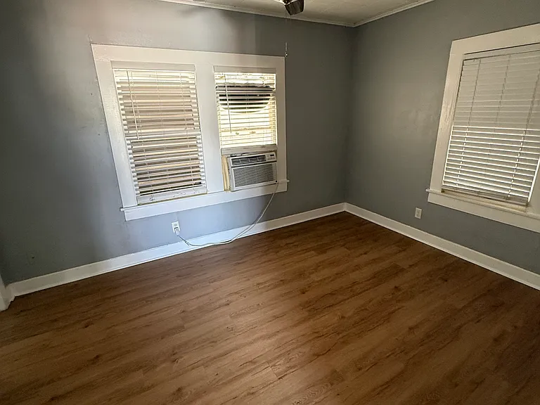 4517 Avenue S #2 — Photo 2