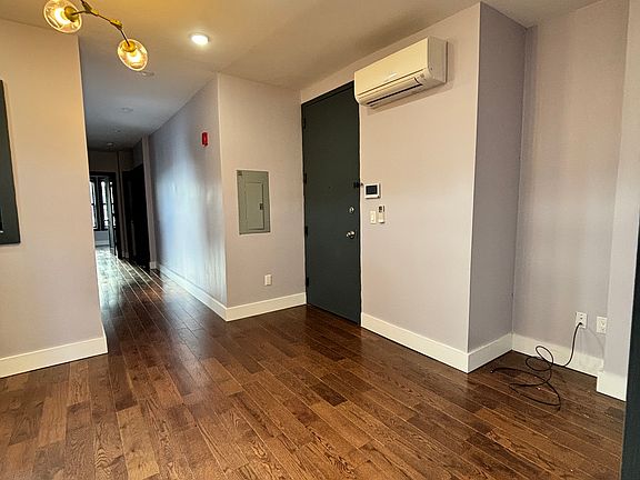 2nd image of 62 Vroom St #F