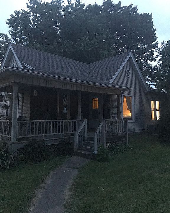 2nd image of 813 W Robinson St