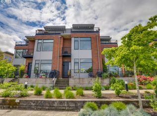 1610 NW Riverscape St, Portland, OR 97209