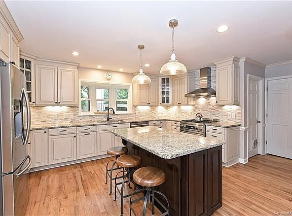 3rd image of 6731 Folger Dr
