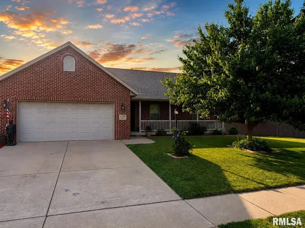 1139 Willow Lake Dr, Metamora, IL 61548