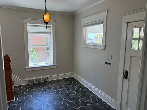 3rd image of 2628 N Stone St