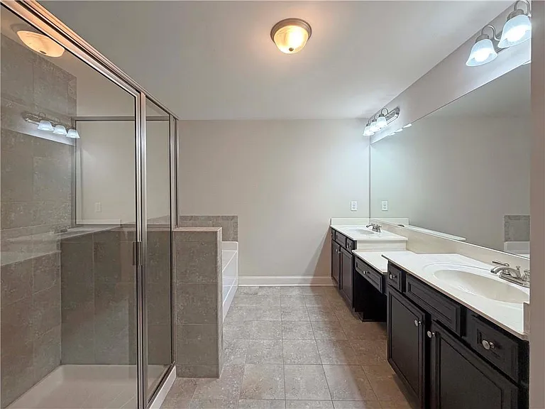 285 Holdings Dr — Photo 13
