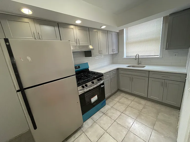 1546 Stevens St — Photo 1
