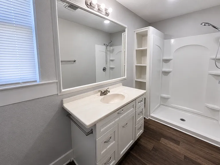 407 Walton St — Photo 11
