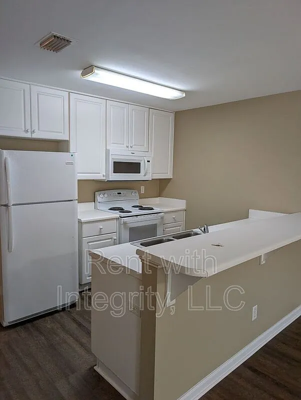 3 bed, 3.5 bath, 1506 sqft, $1,500 — Photo 3