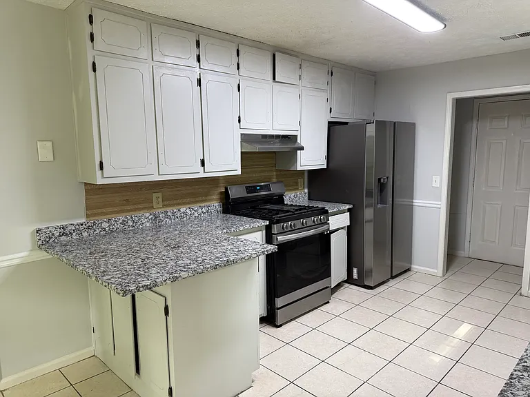 2352 Cedar Valley Ct — Photo 4
