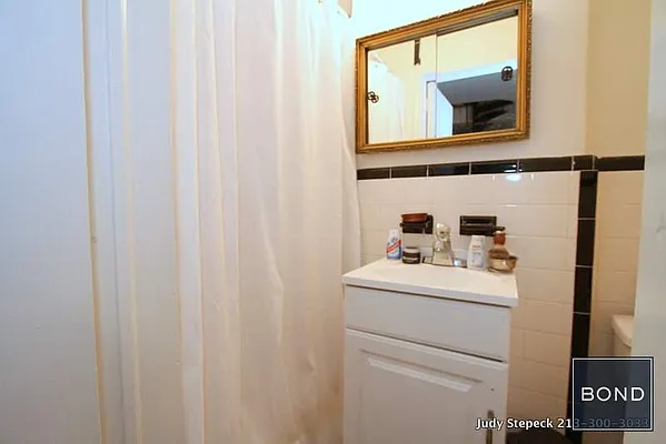 Rented by Bond New York | media 46