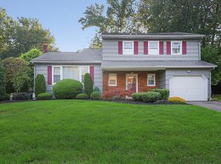 11 Sherwood Rd, Edison, NJ 08820