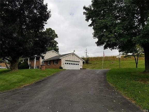 2nd image of 428 Walnut Dr