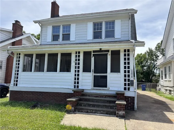 18214 Windward Rd, Cleveland, OH 44119