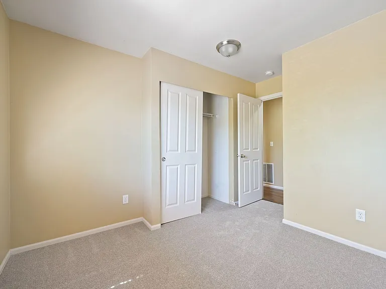 1094 Ebbets Dr SW — Photo 31