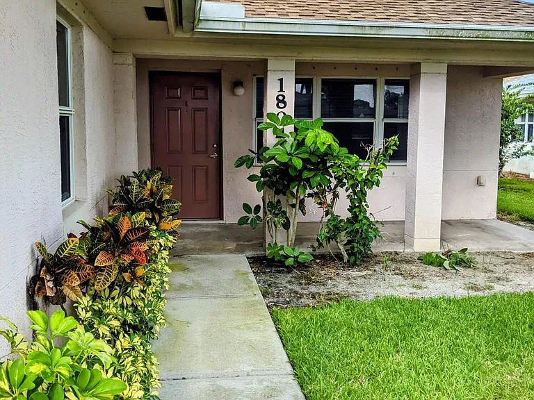 1804 Blue Heron Ln #C — Photo 2