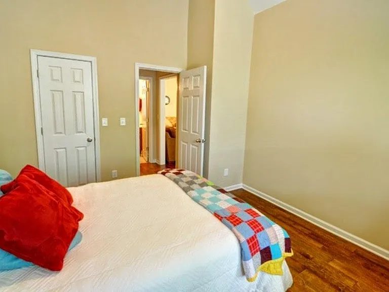 1241 Isle Bay Dr — Photo 11