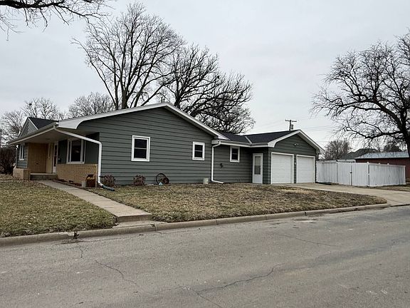 3rd image of 701 Ross St