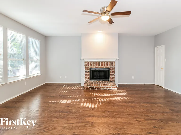 3700 Dunlavy Rd — Photo 4