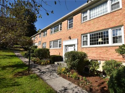 82 Heritage Hill Road #D, New Canaan, CT, 06840