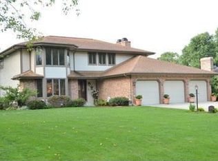 30142 N Cobus Dr, Elkhart, IN 46514