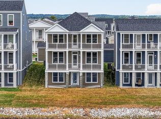 3055 Pirogue St, Saint Charles, MO 63301