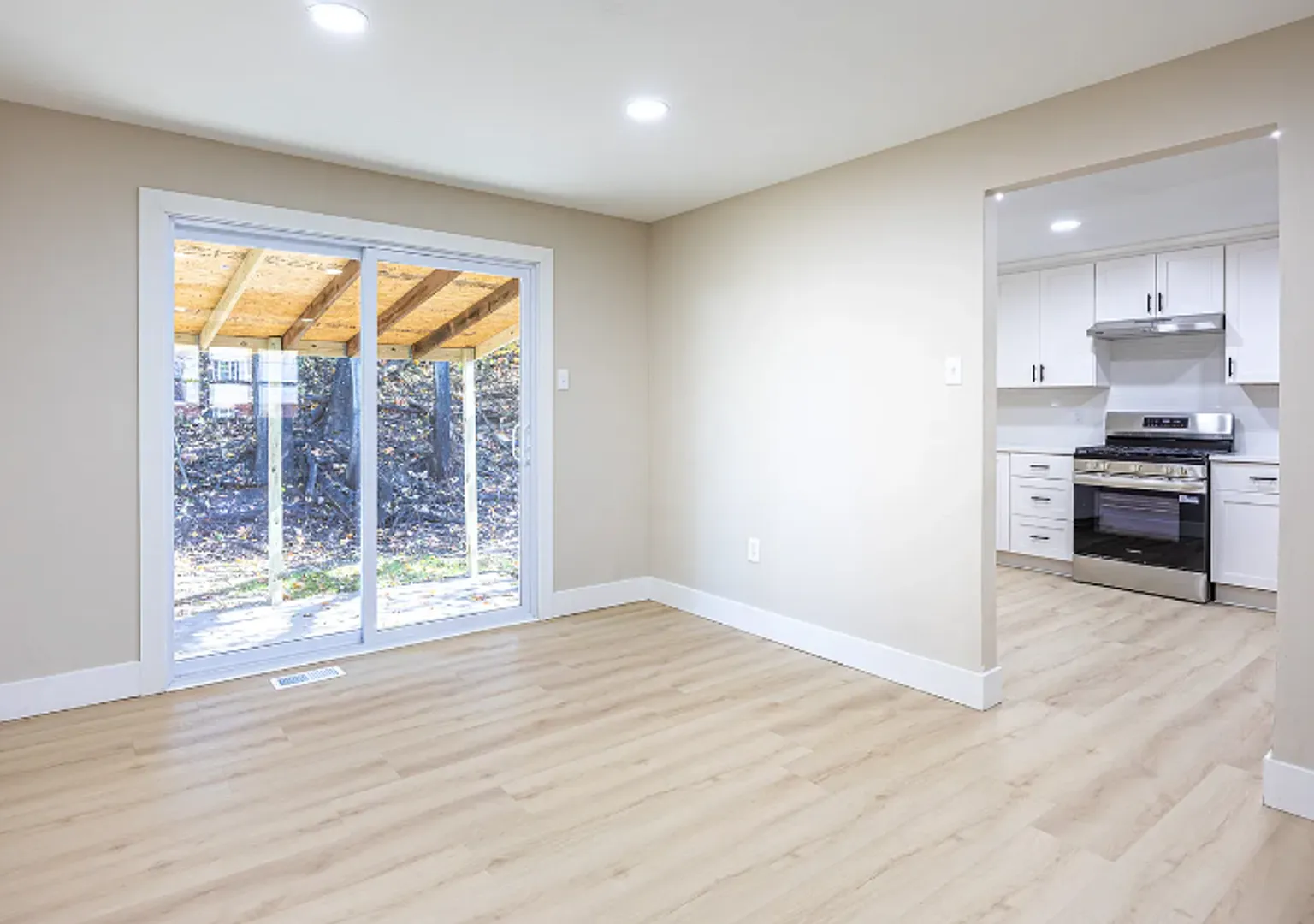 Updated 3 bedroom/2 bathroom home in Penn Hills! — Photo 4
