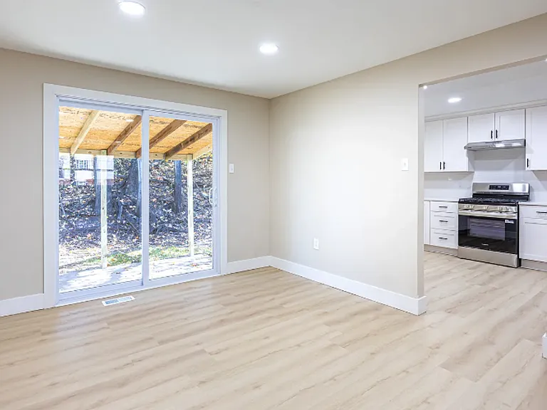 476 Fielding Dr — Photo 4