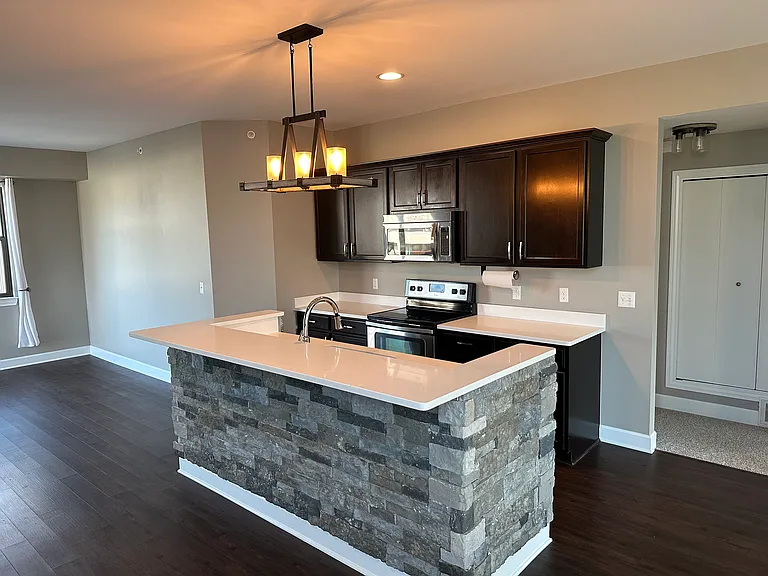 1210 Diamond Ct #C — Photo 3