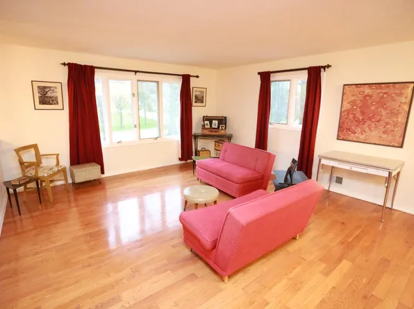 12630 Ridgemount Ave W, Minneapolis, MN 55441