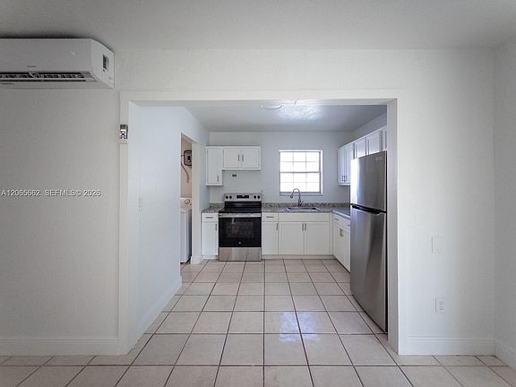 5th image of 27918 SW 131st Ave