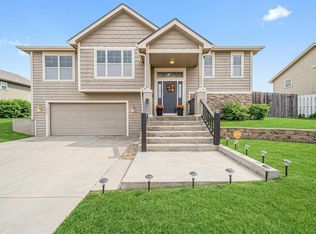 1005 Meadowbrooke Ln, Junction City, KS 66441