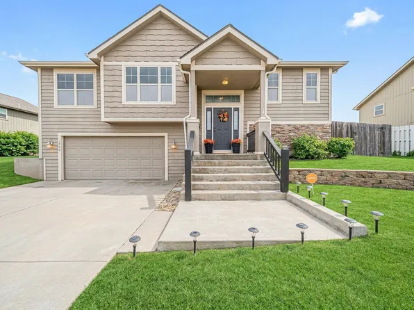 1005 Meadowbrooke Ln, Junction City, KS 66441