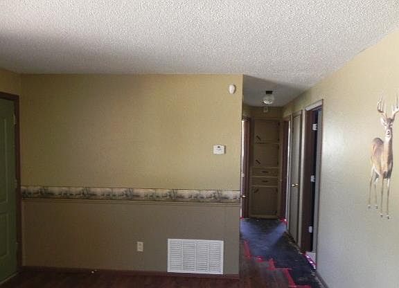 2nd image of 812 Arnold St