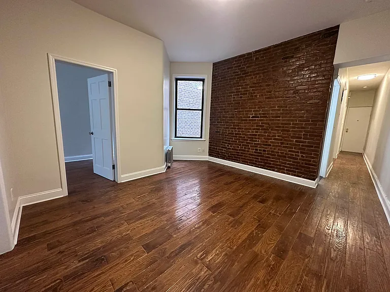 41-24 29th St #5D — Photo 2