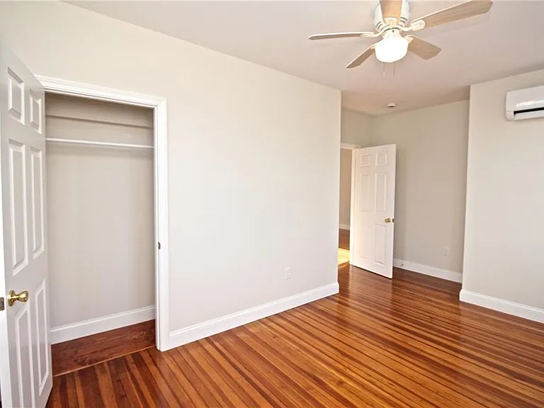 668 Thames St #2 — Photo 30