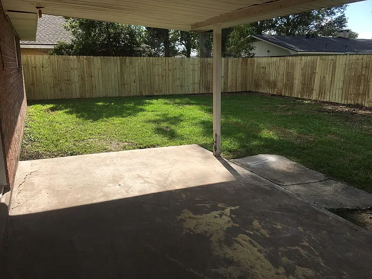 408 University Dr — Photo 12