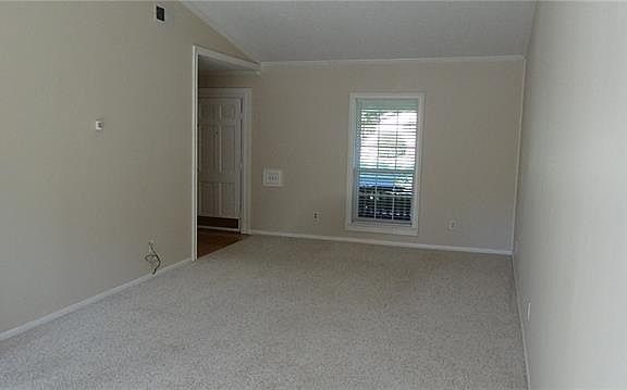 4th image of 3802 Twin Falls St