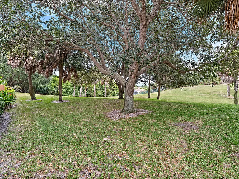 3052 30th Ct — Photo 5