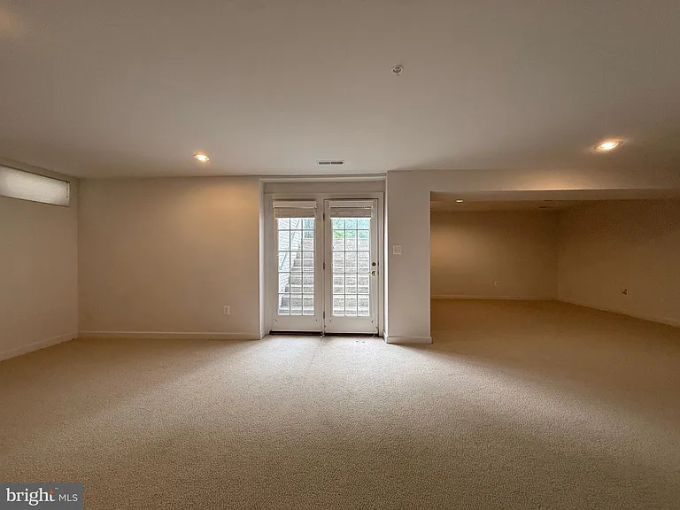 4415 Medallion Dr — Photo 43