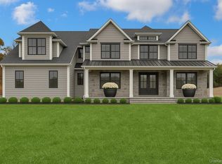 24 Estates Circle, Melville, NY