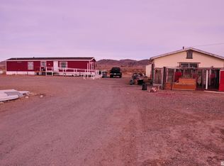 8 Falcon Way, Yerington, NV 89447