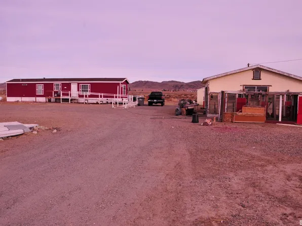 8 Falcon Way, Yerington, NV 89447