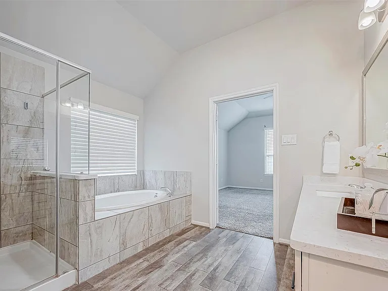 31118 Gulf Cypress Ln — Photo 4